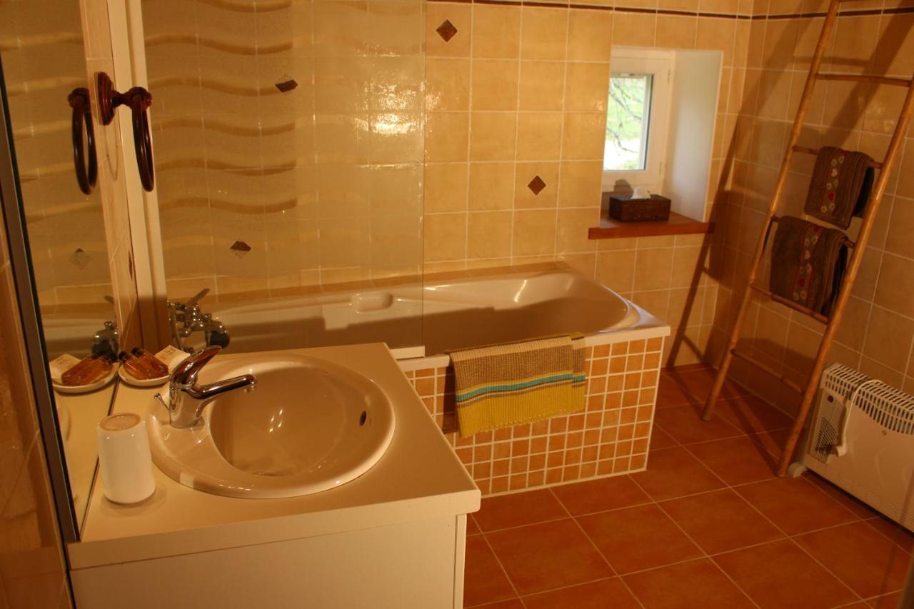 L'Attrape Reve Bed & Breakfast Saint-Vincent-de-Barres Екстериор снимка